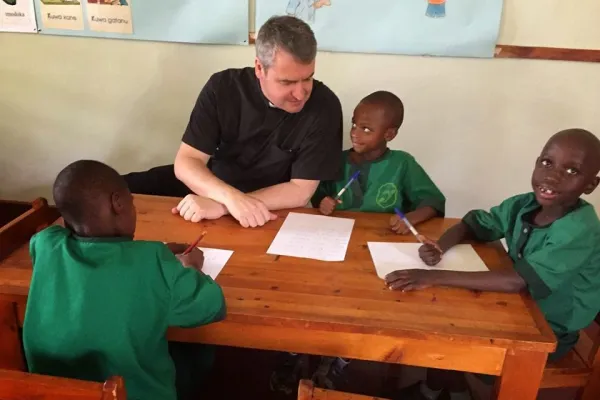 Padre Andrew Small visita uno dei progetti di Missio in Africa / http://propfaith.blogspot.it/