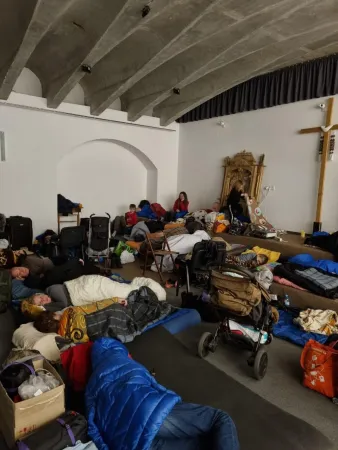 La gente rifugiata nei sotterranei della cattedrale greco-cattolica della Resurrezione a Kiev | Segreteria Arcivescovo Maggiore Chiesa Greco Cattolica Ucraina