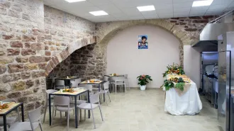 Nel centro storico di Assisi inaugurata la mensa per i poveri "Carlo Acutis"