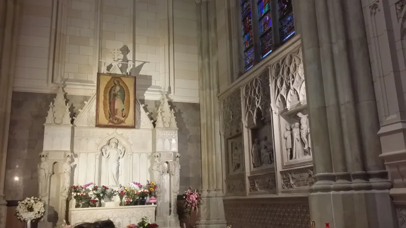 Cattedrale di St. Patrick, interno | L'altare della Madonna di Guadalupe, nella Cattedrale di St. Patrick, NYC. E' stata di recente spostata di nuovo alla sua locazione originaria | Andrea Gagliarducci / ACI Group 
