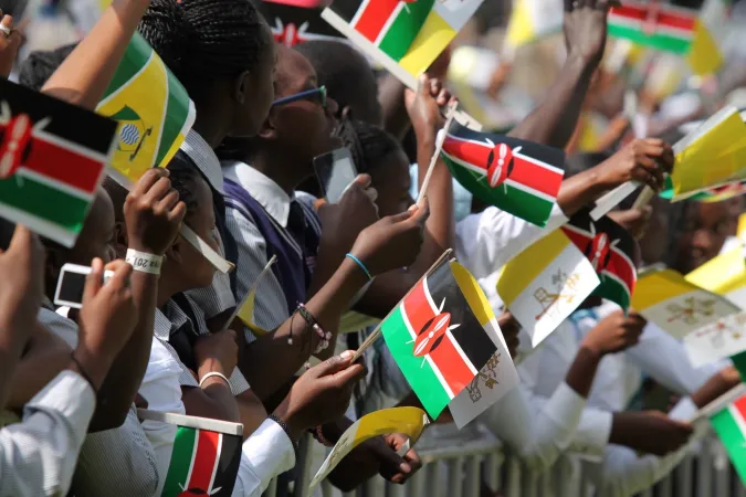 I giovani nello stadio di Nairobi |  | Martha Calderon/ Aci Group