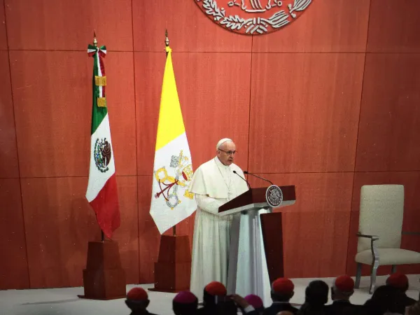 Papa Francesco prende la parola davanti alla società civile del Messico, Palazzo Nazionale, Città del Messico, 13 febbraio 2016 | Alan Holdren / CNA