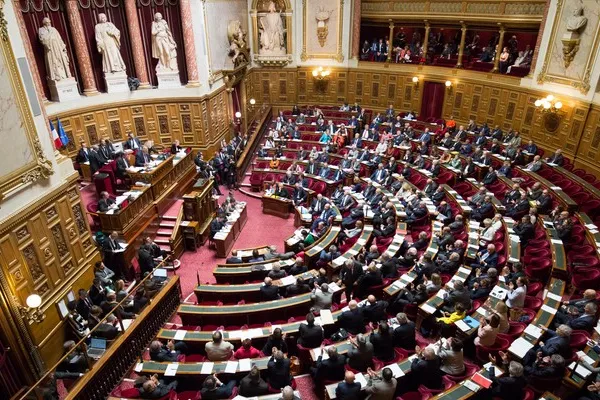 L'emiciclo del Senato di Francia, dove è in discussione la legge sulla bioetica / senat.fr