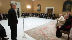 Papa Francesco incontra il Christian World Communions nell'Auletta dell'Aula Paolo VI, 12 ottobre 2016 / L'Osservatore Romano / ACI Group