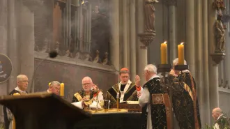 Il saluto del Papa emerito Benedetto XVI al cardinale Meisner