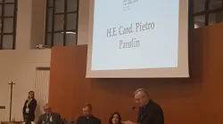 Il Cardinale Pietro Parolin, segretario di Stato vaticano, tiene il discorso di indirizzo al convegno Child Dignity in a Digital Age, presso la Pontificia Università Gregoriana, Roma, 3 ottobre 2017 / Andrea Gagliarducci / ACI Stampa