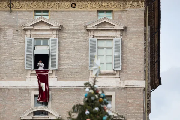 Papa Francesco durante l'Angelus dello scorso 8 dicembre / Daniel Ibanez / ACI Group