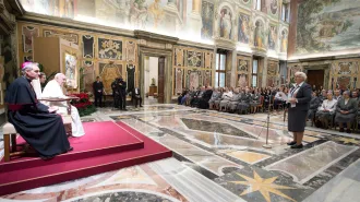 Papa Francesco: “I migranti attendono cuori accoglienti come Madre Cabrini”