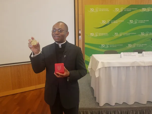 Padre Laurence Iwaumadi | Padre Iwaumadi, decano dell'Istituto Ecumenico di Bossey, nella sala conferenze dell'Istituto  | AG / ACI Group