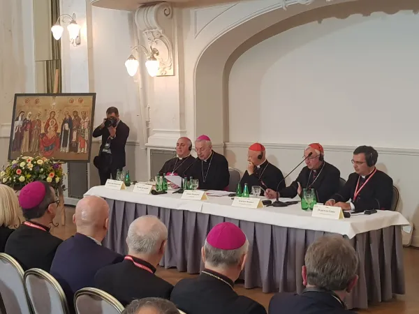 La sessione iniziale della Plenaria del Consiglio delle Conferenze Episcopali Europee, Poznan, 13 settembre 2018 | AG / ACI Stampa