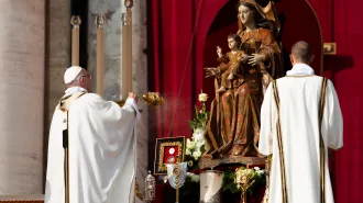 Papa Francesco, quel legame tra Paolo VI, Romero e i cinque santi della carità