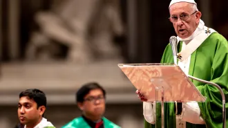 Sinodo, Papa Francesco: "La fede è questione di incontro, non di teoria"