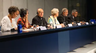 Diario del Sinodo, la discussione: il tema dei nuovi ministeri