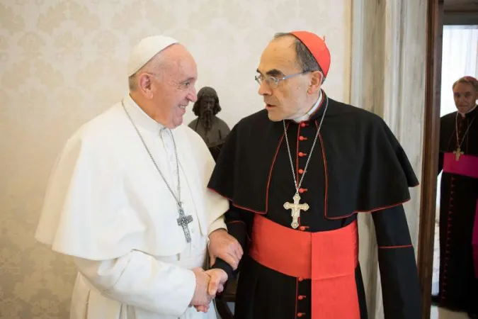 Papa Francesco con il Cardinale Barbarin |  | Vatican Media 