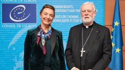 Il segretario del Consiglio d'Europa Marija Pejčinović Burić con l'arcivescovo Paul Richard Gallagher, Strasburgo, 7 gennaio 2020 / Council of Europe