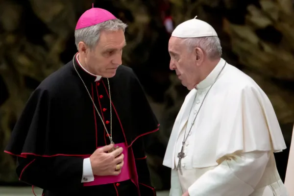 Papa Francesco e l'Arcivescovo Gaenswein - Daniel Ibanez CNA