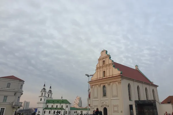Il municipio e la cattedrale ortodossa a Minsk / AG / ACI Group