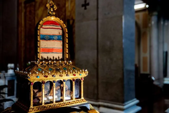 Il reliquiario con il Manto di san Giusppe |  | Aci Stampa