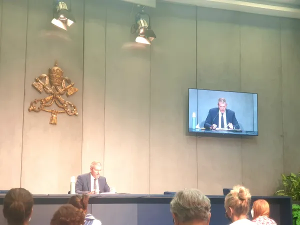 Bruni, briefing | Matteo Bruni, direttore della Sala Stampa della Santa Sede, durante il briefing sul viaggio del Papa in Ungheria e Slovacchia | AG