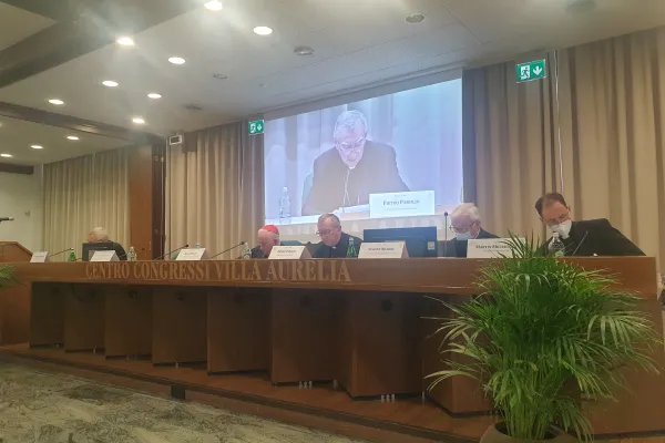Il cardinale Parolin durante la plenaria del CCEE, 24 settembre 2021 / AG  / ACI Group