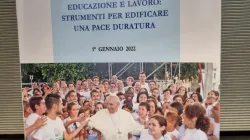 La copertina del Messaggio di Papa Francesco per la Giornata Mondiale per la Pace 2022
 / AG / ACI Group
