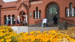 Una immagine della chiesa dei Santi Simone ed Elena, la cosiddetta Chiesa Rossa, di Minsk / Catholic.by