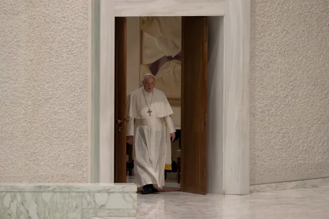 Papa Francesco, udienza generale | Papa Francesco arriva ad una udienza generale in Aula Paolo VI | Daniel Ibanez / ACI Group