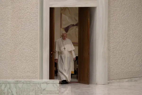 Papa Francesco arriva ad una udienza generale in Aula Paolo VI / Daniel Ibanez / ACI Group