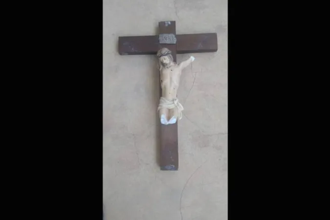 Crocifisso San Kisito | Il crocifisso distrutto nel seminario minore di San Kisito, in Burkina Faso | Aid to the Church in Need International