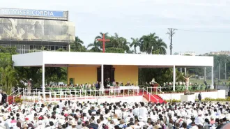 Francesco a Cuba: il servizio non è ideologico, è per tutti, e prega per la Colombia 