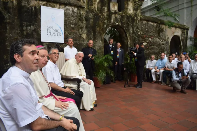 Papa Francesco e alcuni gesuiti colombiani |  | Civiltà Cattolica
