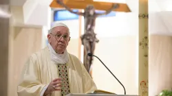 Papa Francesco durante una Messa celebrata nella Domus Sanctae  Marthae / Vatican Media / ACI Group