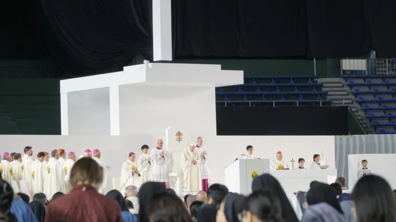 Papa Francesco celebra la messa a Tokyo  |  | Hannah Brockhaus/ Aci Group 