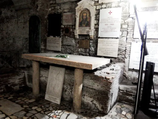 La Tomba di San Cirillo  |  | Wikipedia