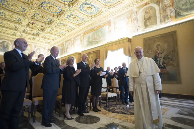 Papa Francesco incontra i benefattori della GSP | Papa Francesco incontra i benefattori della Guardia Svizzera Pontificia, Sala del Concistoro, 25 settembre 2017  | L'Osservatore Romano / ACI Group 
