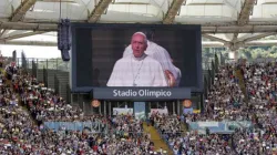 Papa Francesco durante l'incontro con RnS allo Stadio Olimpico l'1 giugno 2014 / You Tube