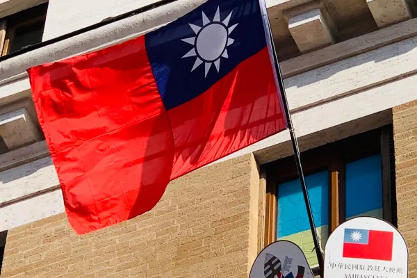 La bandiera di Taiwan sulla sede dell'ambasciata di Taiwan presso la Santa Sede / Facebook / Ambasciata di Taiwan presso la Santa Sede