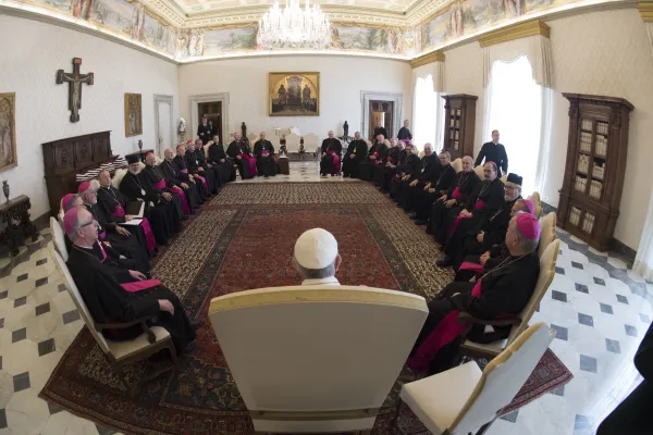 Papa Francesco incontra i vescovi canadesi in visita ad limina, Palazzo Apostolico, 27 marzo 2017 / L'Osservatore Romano / ACI Group