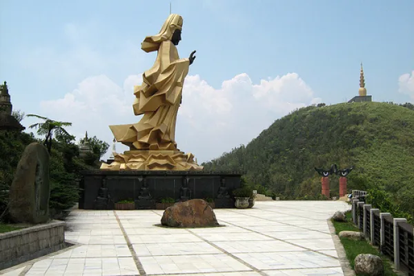 Il monastero Buddista di Ling Jiou, dove si è tenuto il VI convegno Buddista Cristiano / Flickr
