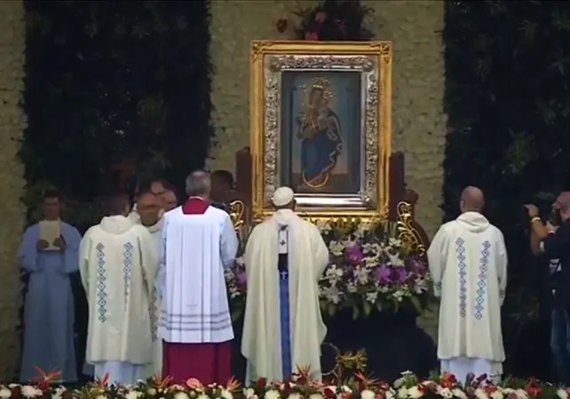 Il Papa celebra la messa a Medellin |  | CTV