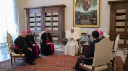 Papa Francesco incontra i vescovi albanesi in visita ad limina, 30 maggio 2017, Palazzo Apostolico / L'Osservatore Romano / ACI Group