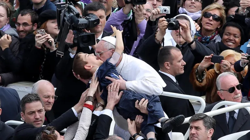 Il Papa con un disabile  |  | OR