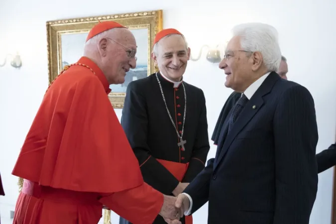 Il Presidente Mattarella con i Cardinali Dal Corso e Zuppi |  | Presidenza della Repubblica Italiana
