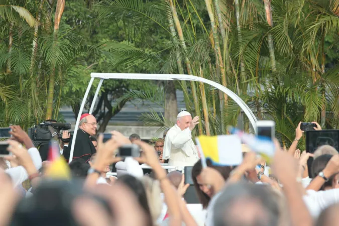L'arrivo del Papa in Piazza della Rivoluzione |  | ACI Group