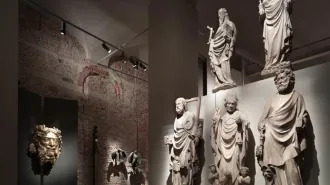 Alla scoperta del Duomo di Milano: tra storia e leggenda. Con libro in mano