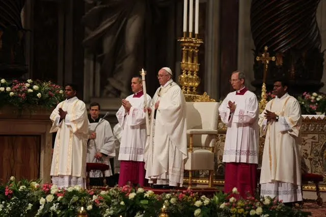 Il Papa presiede la Veglia Pasquale |  | Alexey Gotovsky CNA