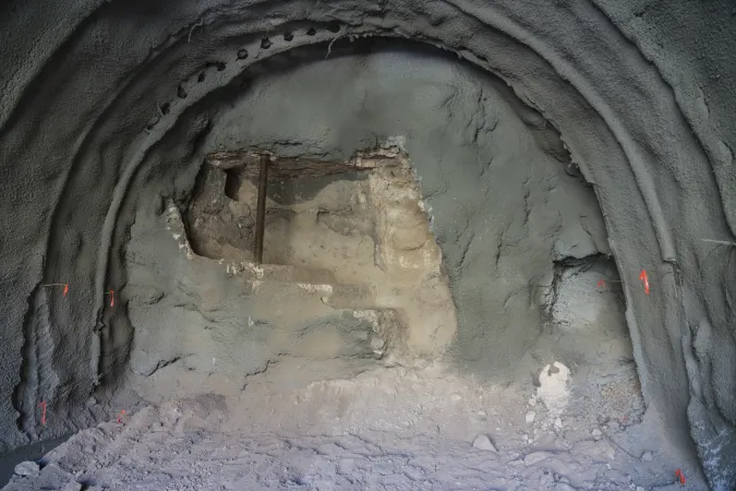 Il bagno rituale ebraico scoperto nel tunnel  |  | Autorità israeliana per le antichità