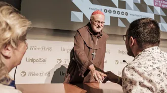 Il cardinale Arborelius incanta il Meeting raccontando la minoranza cattolica in Svezia 