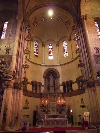 L'interno della basilica |  | Wikimedia Commons
