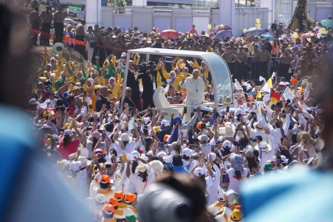 Il Papa tra i fedeli a Trujillo |  | David Ramos, ACI Prensa